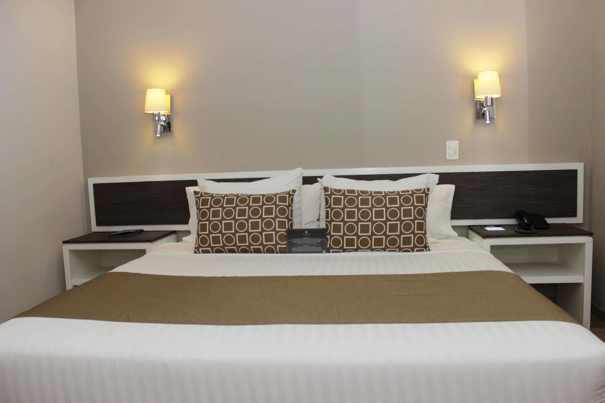 Plaza Revolucion 4* Mexico-stad